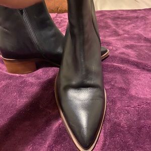 Worn couple of times in good condition bottles 39